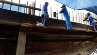 Kapal yang diproduksi di Karangsong ini dengan ukuran 30 GT saja sedikitnya bisa menelan biaya sekitar Rp 3 miliar.