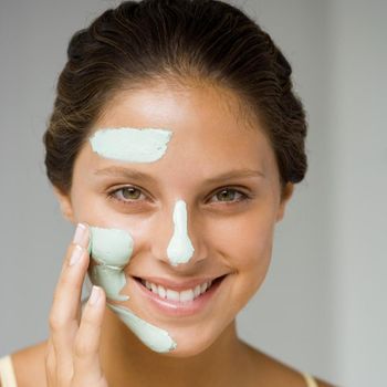 Perawatan Kecantikan yang Bisa Dilakukan di Rumah Selama Long Weekend 