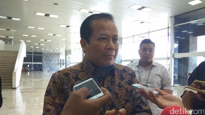Pimpinan DPR Hormati Apa Pun Keputusan Jokowi soal UU MD3 Pimpinan DPR Hormati Apa Pun Keputusan Jokowi soal UU MD3