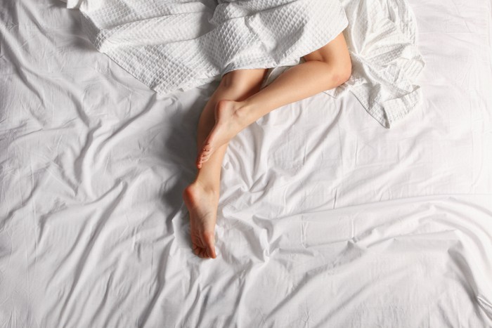 Biasanya, para wanita membutuhkan waktu sekitar 15-20 menit untuk mencapai orgasme saat bermain dengan pasangannya, menurut Sadie Allison, Ph.D., penulis The Mystery of the Undercover Clitoris: Orgasmic Fingertip Touching Every Woman Craves. Namun, ketika sendiri, ia hanya butuh 2-3 menit karena lebih fokus pada kepuasan dan kebebasannya mengeksplorasi tubuh. Foto: ilustrasi/thinkstock Biasanya, para wanita membutuhkan waktu sekitar 15-20 menit untuk mencapai orgasme saat bermain dengan pasangannya, menurut Sadie Allison, Ph.D., penulis The Mystery of the Undercover Clitoris: Orgasmic Fingertip Touching Every Woman Craves. Namun, ketika sendiri, ia hanya butuh 2-3 menit karena lebih fokus pada kepuasan dan kebebasannya mengeksplorasi tubuh. Foto: ilustrasi/thinkstock
