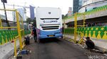 Pembuatan Pintu Pagar TransJ Koridor 13 Rute Ciledug-Tendean