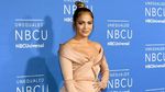 Pesona Jennifer Lopez yang Tak Pernah Pudar