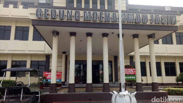 Djarot Jenguk Ahok di Mako Brimob