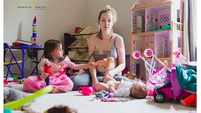 Foto Ini Tunjukkan Sisi Lain Kehidupan Ibu Pasca Melahirkan