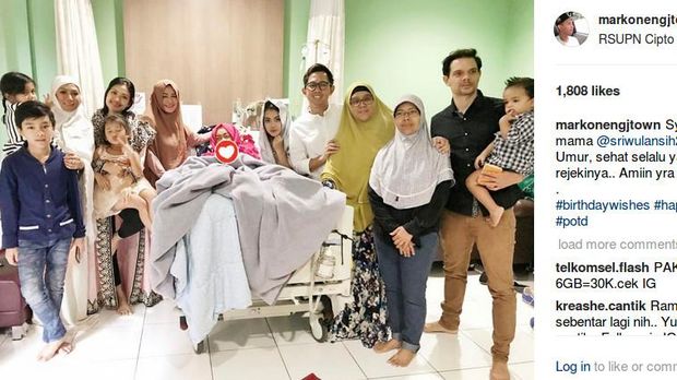 Berhijab di Foto Ini Jupe Terlihat Membuka Matanya