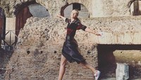 Sharapova menari di tengah Colosseum (Foto Instagram @mariasharapova)