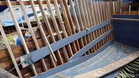 Bahan baku kapal tersebut didatangkan dari beberbagai daerah seperti dari Surabaya, Jawa Timur. Kayu itu juga ada yang berasal dari Papua dan Kalimantan. Dahulu kapal-kapal itu terbuat dari kayu jati dengan mutu tinggi. Karena bahan kayu jati kini semakin sulit, maka para pembuat kapal memilih pakai kayu merbau.