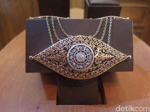 Perhiasan Etnik Pending Rasa Kekinian di Tangan Samuel Wattimena