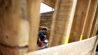 Selain itu, ada juga kebutuhan fiber untuk di dalam kapal. Biayanya lumayan gede. Untuk kapal 60 GT, biaya fiber bisa mencapai Rp 250 juta, kalau 30 GT kurang lebih hanya Rp 120 juta.