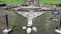 Nah, arca kemaluan pria ini bisa traveler lihat di teras yang ke-8. Arca phallus ini panjangnya kurang lebih 2 meter, dilengkapi dengan piercing alias tindikan bertipe ampallang. Arca ini merupakan perlambang kesuburan pria dan awal mula kehidupan (Wahyu/detikTravel)