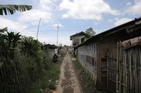 Penampakan Rel Mati Warisan Belanda: Jadi Rumah, Gang, Sampai Pasar