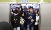 Begini Suasana Jam Sibuk Kereta di Tokyo