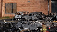 Begini penampakan lokasi jatuhnya pesawat jenis Learjet 35 yang menimpa sebuah gudang di New Jersey, Amerika Serikat, Senin (15/5/2017).
