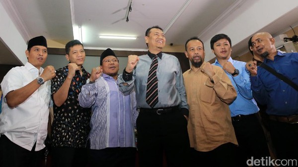 Pengacara Pastikan  Rizieq Shihab Mangkir dari Panggilan Polisi
