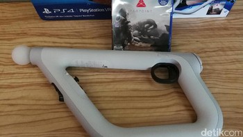 Secara wujud, kontroler pistol Farpoint ini memiliki desain yang cukup unik. Pistol didominasi warna putih dengan finishing doff. Foto: Muhammad Alif Goenawan/detikINET