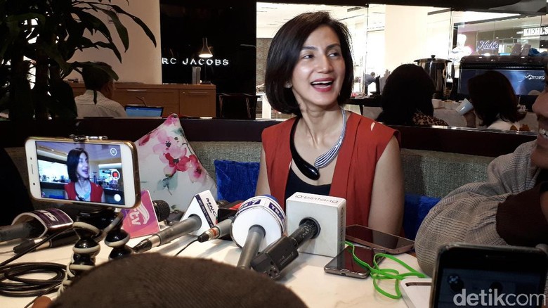 Wanda Hamidah Beralih Jadi Guru Yoga Wanda Hamidah Beralih Jadi Guru Yoga