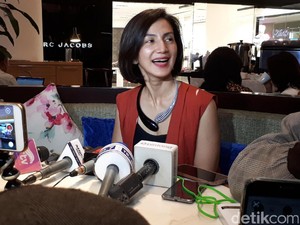 Wanda Hamidah Beralih Jadi Guru Yoga