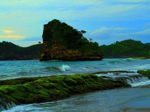 Yuk Liburan ke Pantai di Malang, Banyak Agenda Wisata Seru