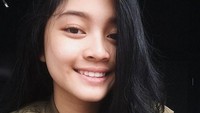 Senyum manisnya mampu mencuri hati para pria. Dok. Instagram/yoriangeline