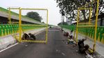 Pembuatan Pintu Pagar TransJ Koridor 13 Rute Ciledug-Tendean
