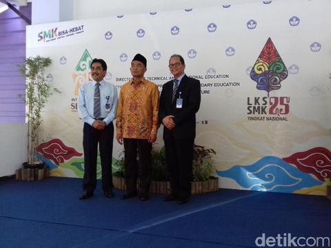 Mendikbud Respons Video Guru Tampar Murid: Itu Pelanggaran!