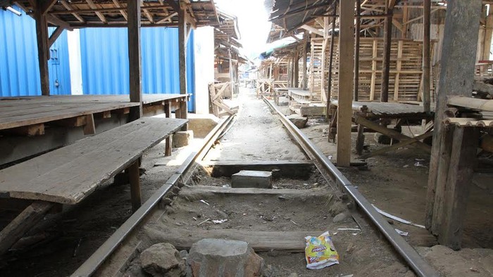 Penampakan Rel Mati Warisan Belanda: Jadi Rumah, Gang, Sampai Pasar