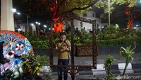 Traveler yang datang untuk sekedar foto juga banyak. Apalagi foto-foto dengan barang-barang kerajinan antik, instagenic (Bonauli/detikTravel)