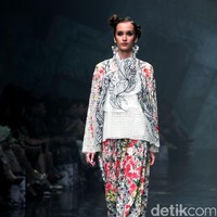 Rancangan Terbaru Biyan Wannatmadja yang Mengusung Tema Elsewhere di Ballroom Dharmawangsa Hotel. Jakarta. [Foto: Mohammad Abduh/Wolipop]