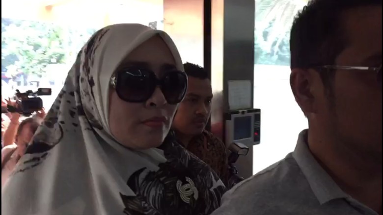 Polisi Tetapkan Firza Husein Tersangka Pornografi Polisi Tetapkan Firza Husein Tersangka Pornografi