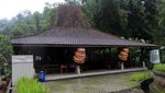 Rumah Joglo Terbalik Berusia 200 Tahun di Dago