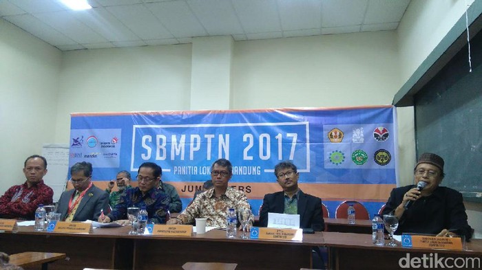 51.961 Peserta Ikuti Ujian SBMPTN di Panlok Bandung