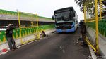Pembuatan Pintu Pagar TransJ Koridor 13 Rute Ciledug-Tendean