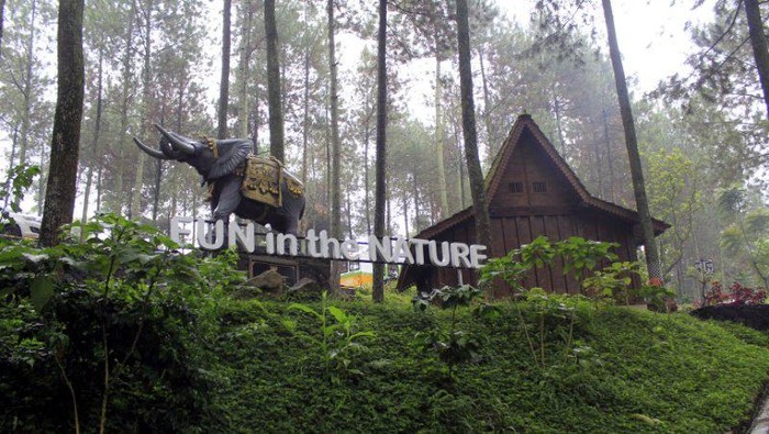 Rumah Joglo di Dago Dream Park