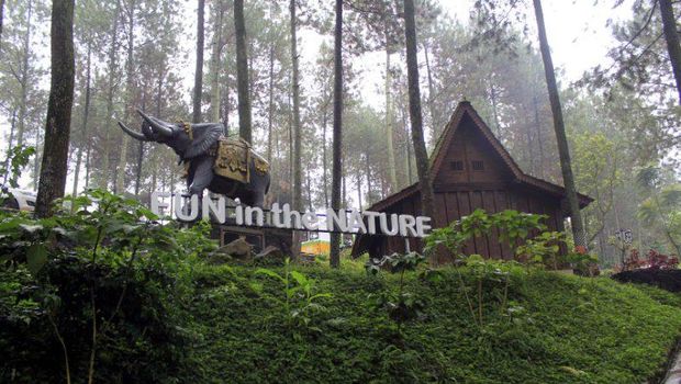 Rumah Joglo di Dago Dream Park