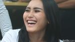 Gitu Dong, Ayu Ting Ting Kelihatan Happy!