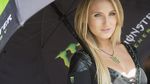 Aksi Umbrella Girl dari Berbagai Sirkuit MotoGP