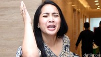 Ini wajah Nagita Slavina kalau lagi ngambek. Iyuuh! Foto: Noel/detikHOT