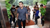 Firza Husein masih menjalani pemeriksaan di Mapolda Metro Jaya sebagai tersangka kasus dugaan pornografi yang ada di situs baladacintarizieq. Pengacara Firza, Aziz Yanuar, meminta kepolisian tidak menahan Firza karena kliennya kooperatif.