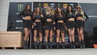 Di MotoGP Austin tahun lalu, gadis payungnya bergaya dengan nuansa ala koboi. Foto: (Getty Images Sport)