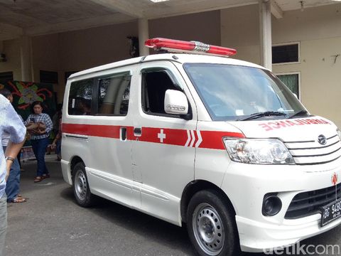 Jenazah Chatarina dibawa ke bandara dan diterbangkan ke Yogyakarta