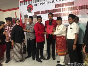 Bupati Pelalawan Daftar Bakal Cagub Riau ke PDIP