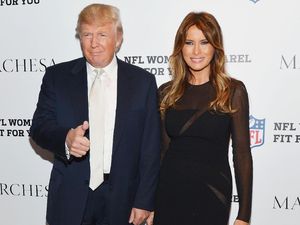 2 Kali Tolak Gandengan, Ada Apa dengan Donald Trump dan Melania?