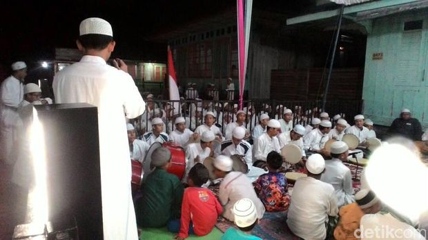 Para peziarah di Kampung Arab (Raja Adil Siregar/detikTravel)