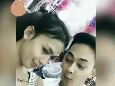 Ardie Bakrie Rangkul 2 Cewek Seksi, Netizen Terbelalak Lihat Dinda Syarif