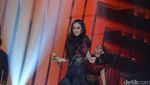 Ogah Mikirin Balajaer, Cita Citata Goyang Terus!