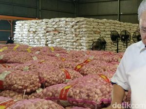 Mendag Pastikan Stok Sembako Bulog Aman Sampai Lebaran
