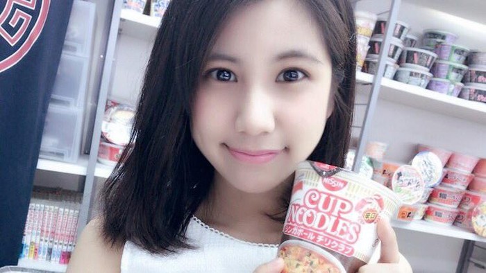 Cuma di Jepang, Wisata Kuliner Mie Instant Dilayani Gadis Cantik