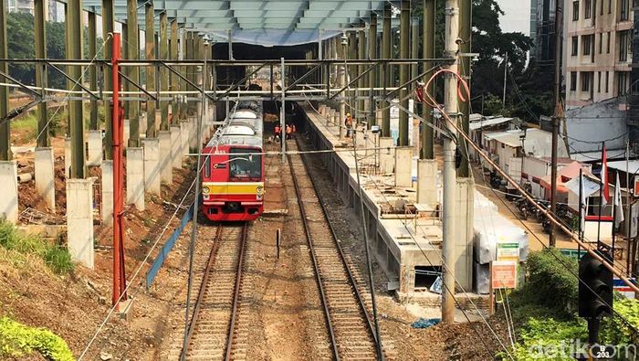 Alasan Operasi  Kereta Bandara Soetta Molor Banyak Pabrik 