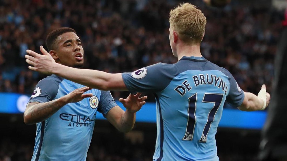 Foto: Gabriel Jesus merayakan golnya bersama Kevin De Bruyne (Action Images via Reuters/Jason Cairnduff)