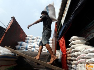 Kisruh Harga Beras Dipatok Rp 9.000/Kg